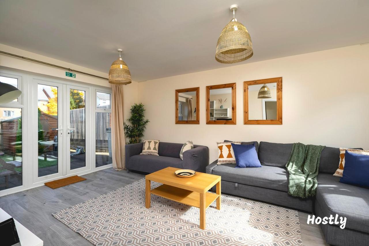 Puffin Way - Comfortable, Spacious House With Parking レディング エクステリア 写真